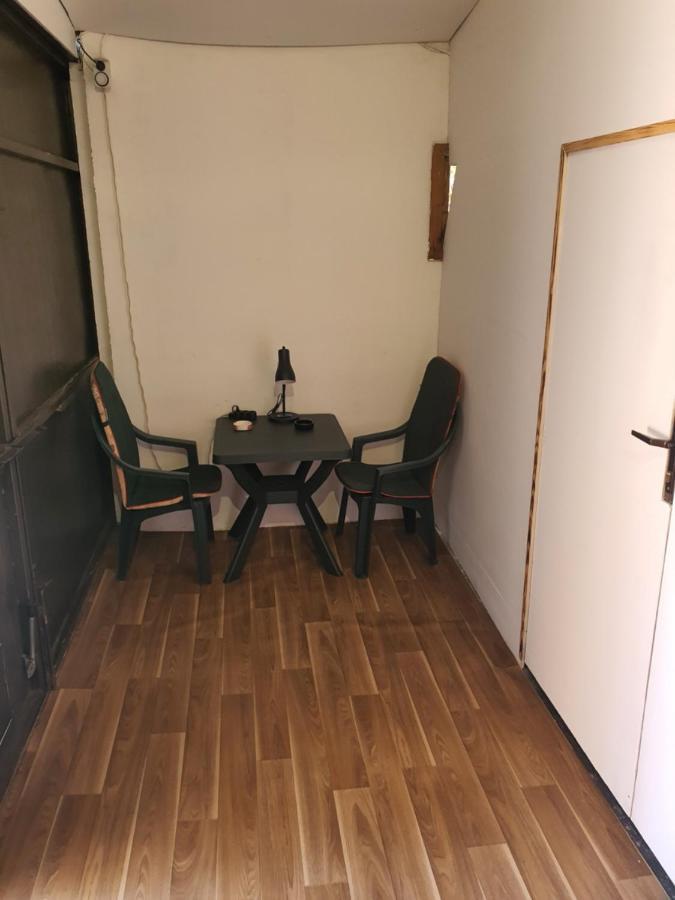Family Friendly Gyal Appartement Buitenkant foto